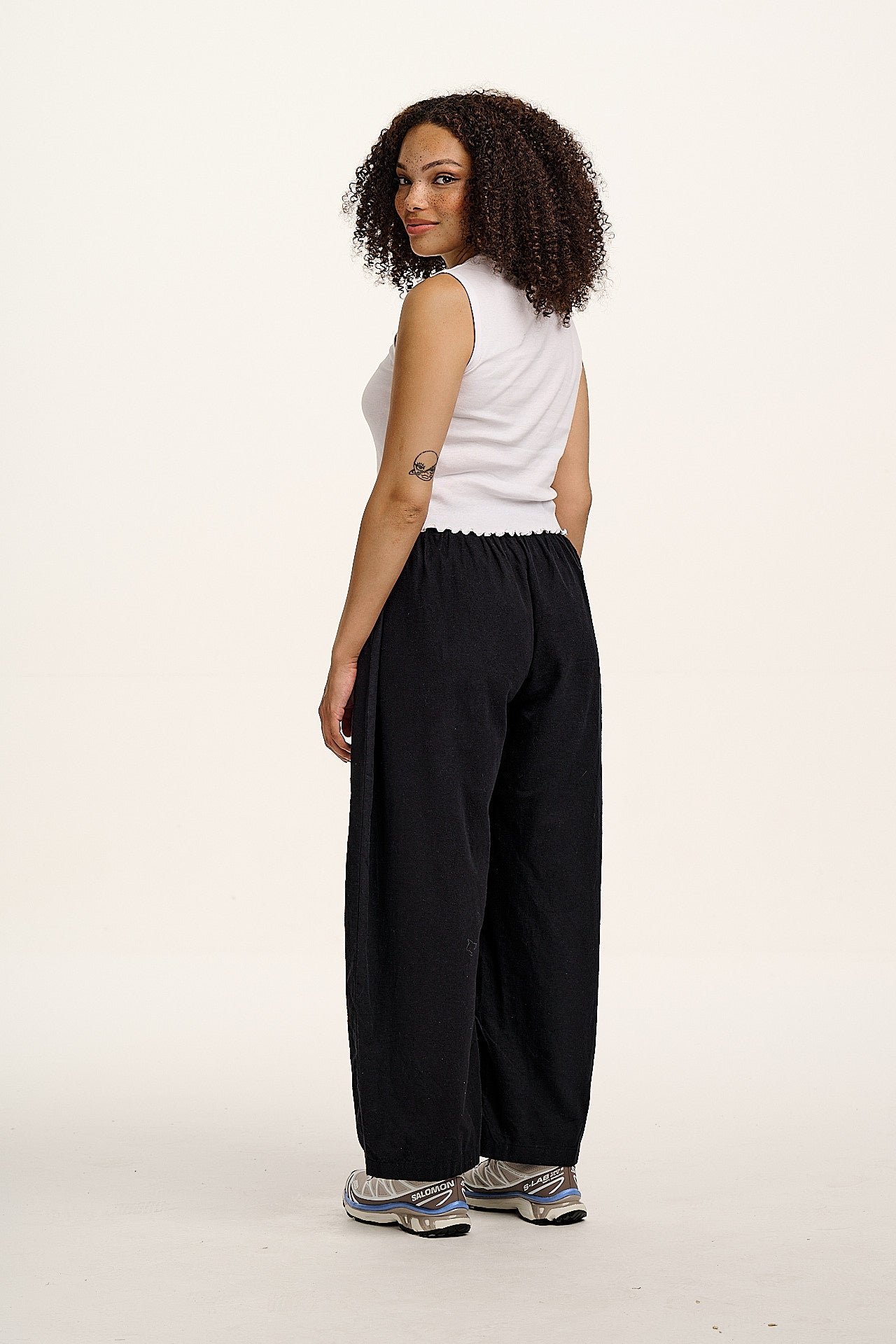 Beau - Barrel Leg Brushed Cotton Trousers in Black - Image 6