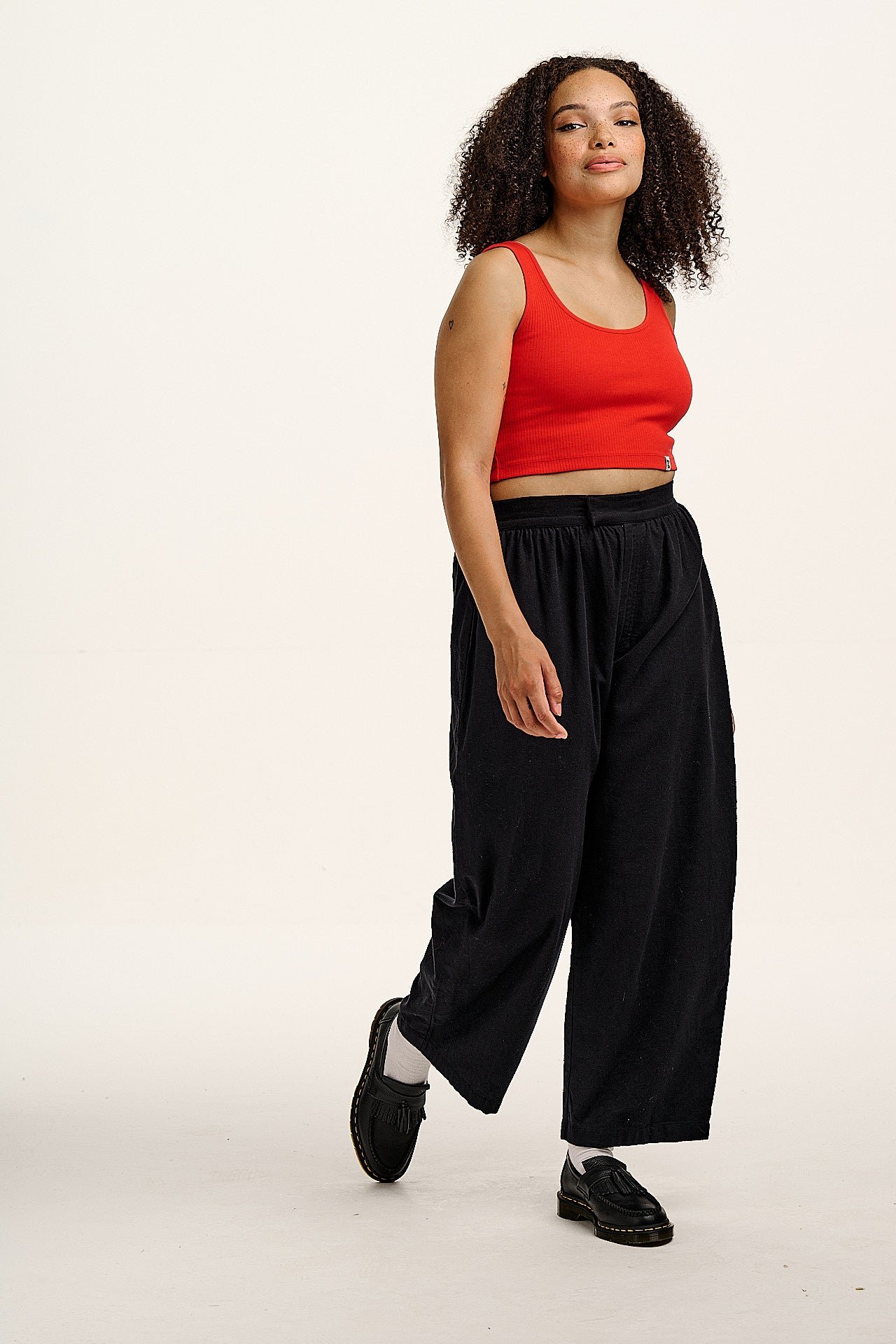 Beau - Barrel Leg Brushed Cotton Trousers in Black - Image 7
